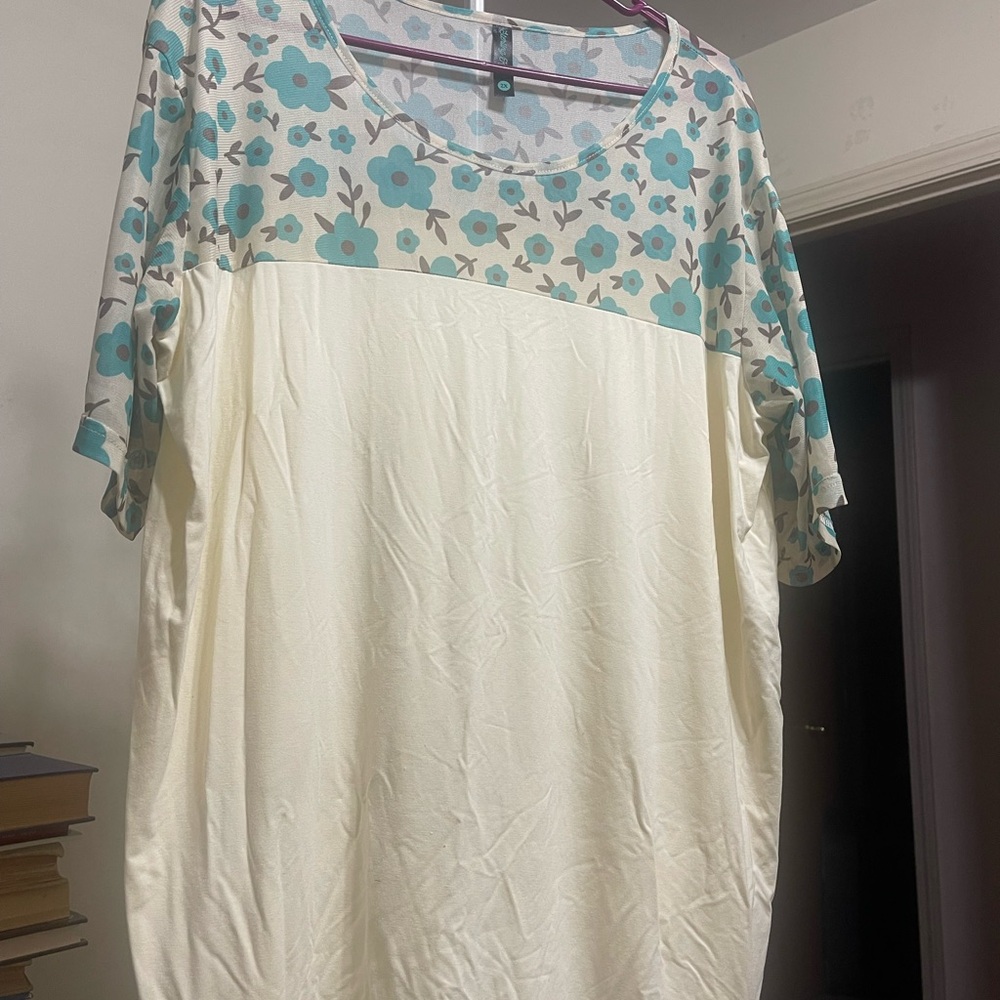 Sterling Kreek Woman’s Cream and Teal Floral Blouse 2x.